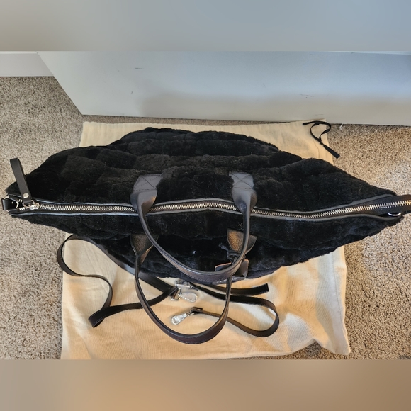 *SOLD* Antonio Cristiano XL Sheepskin Fur Tote Satchel Bag in Black; New w/ Tags - Picture 3 of 16